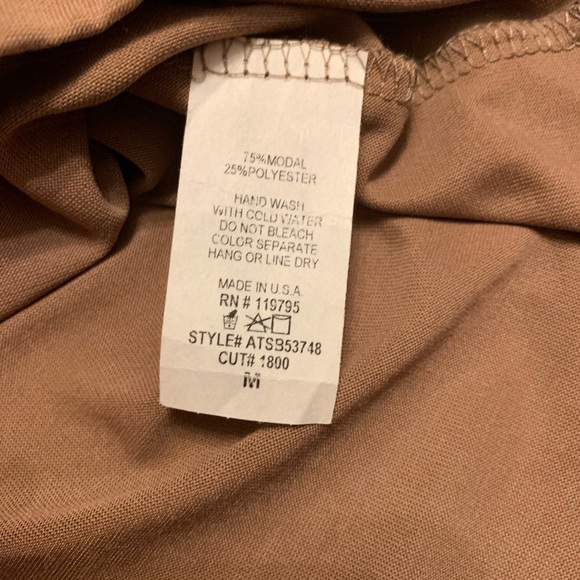 HPπ 3/$15 NEW Off the Shoulder βEzra Topβ Cropped Ruffle Shirt - Picture 3 of 4